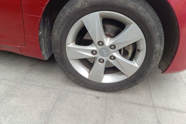 Used Hyundai Elantra (5th Generation / Langdong) 2013 1.6L Automatic Leading Model Right Front Wheel Hub