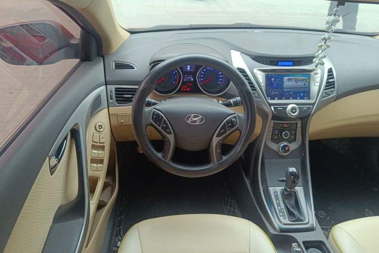 Used Hyundai Elantra (5th Generation / Langdong) 2013 1.6L Automatic Leading Model Steering Wheel