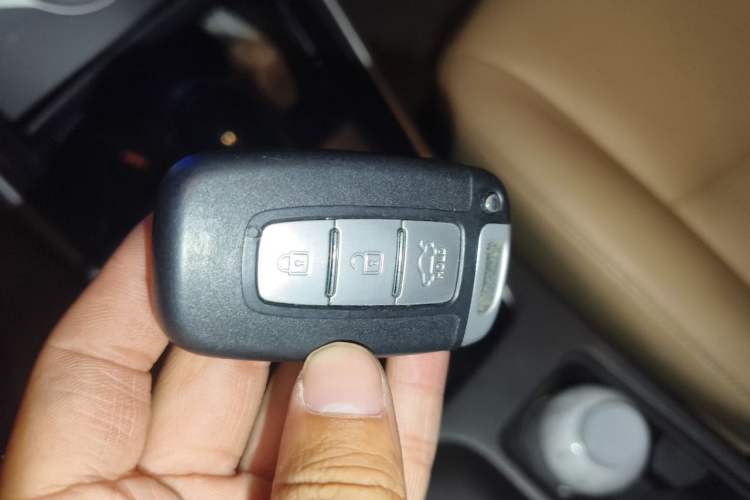 Used Hyundai Elantra (5th Generation / Langdong) 2013 1.6L Automatic Luxury Model Vehicle Key