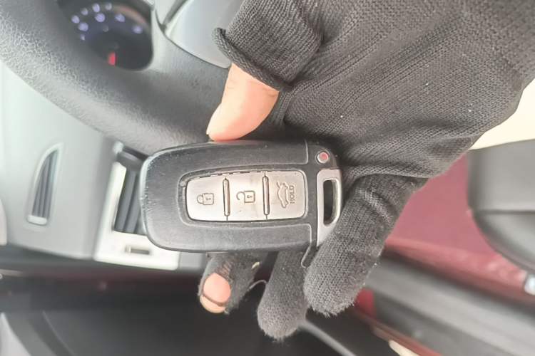 Used Hyundai Elantra (5th Generation / Langdong) 2013 1.6L Automatic Leading Model Vehicle Key