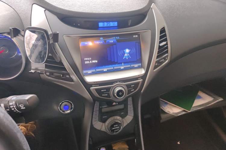 Used Hyundai Elantra (5th Generation / Langdong) 2013 1.6L Automatic Luxury Model Audio And AC Panel