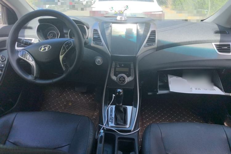 Used Hyundai Elantra (5th Generation / Langdong) 2013 1.6L Automatic Luxury Model Center Console