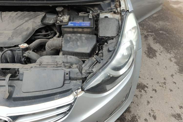 Used Hyundai Elantra (5th Generation / Langdong) 2013 1.6L Automatic Luxury Model Engine Bay Left