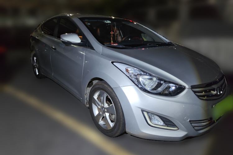 Used Hyundai Elantra (5th Generation / Langdong) 2013 1.6L Automatic Leading Model Front Right 45 Deg