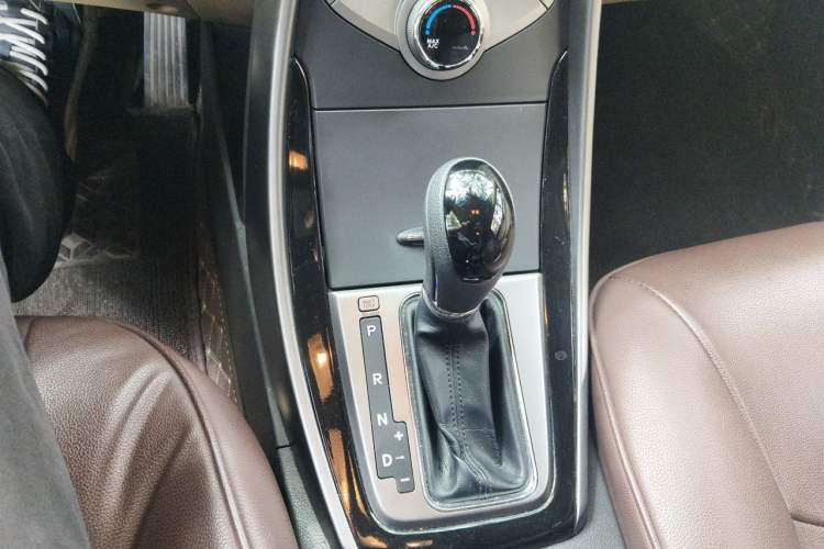 Used Hyundai Elantra (5th Generation / Langdong) 2013 1.6L Automatic Leading Model Gear Lever