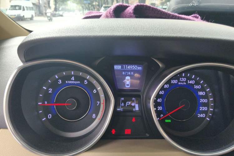 Used Hyundai Elantra (5th Generation / Langdong) 2013 1.6L Automatic Leading Model Odometer Close Up