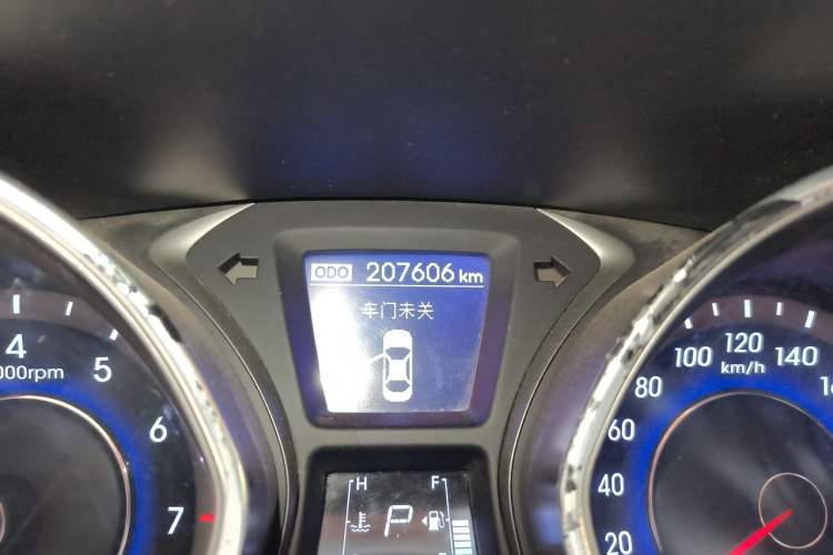 Used Hyundai Elantra (5th Generation / Langdong) 2013 1.6L Automatic Luxury Model Odometer Close Up