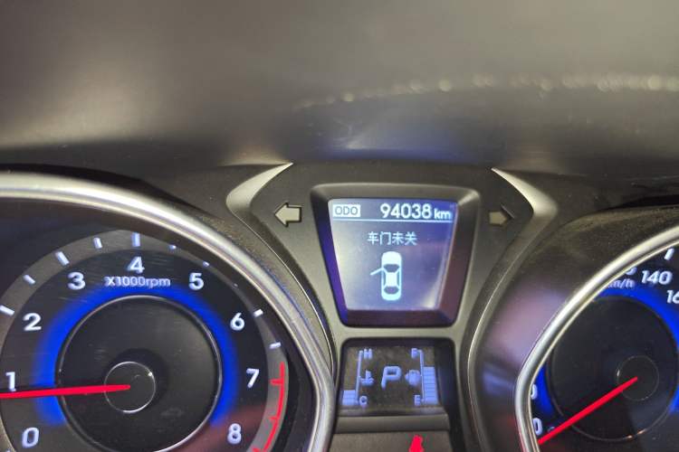 Used Hyundai Elantra (5th Generation / Langdong) 2013 1.6L Automatic Leading Model Odometer Close Up