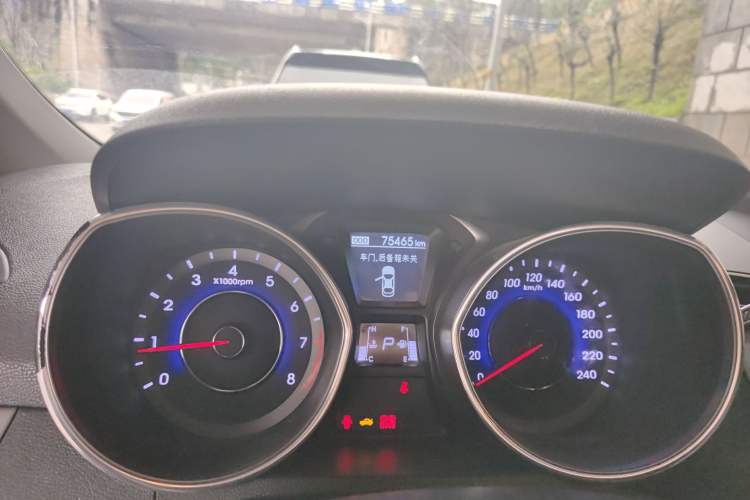 Used Hyundai Elantra (5th Generation / Langdong) 2013 1.6L Automatic Luxury Model Odometer Close Up