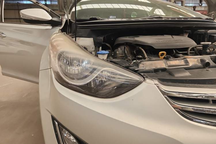 Used Hyundai Elantra (5th Generation / Langdong) 2013 1.6L Automatic Leading Model Right Front Headlight
