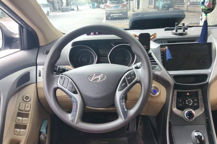 Used Hyundai Elantra (5th Generation / Langdong) 2013 1.6L Automatic Leading Model Steering Wheel