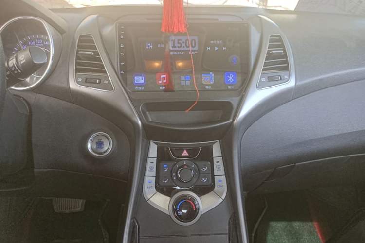 Used Hyundai Elantra (5th Generation / Langdong) 2013 1.6L Automatic Leading Model Audio And AC Panel
