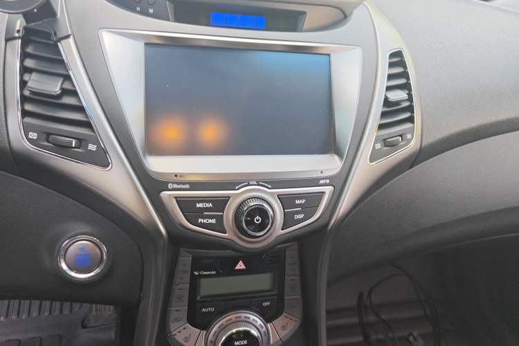 Used Hyundai Elantra (5th Generation / Langdong) 2013 1.6L Automatic Luxury Model Audio And AC Panel