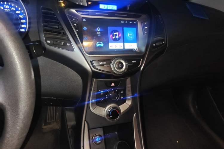Used Hyundai Elantra (5th Generation / Langdong) 2013 1.6L Automatic Leading Model Audio And AC Panel