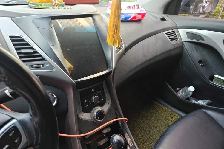 Used Hyundai Elantra (5th Generation / Langdong) 2013 1.6L Automatic Luxury Model Audio And AC Panel