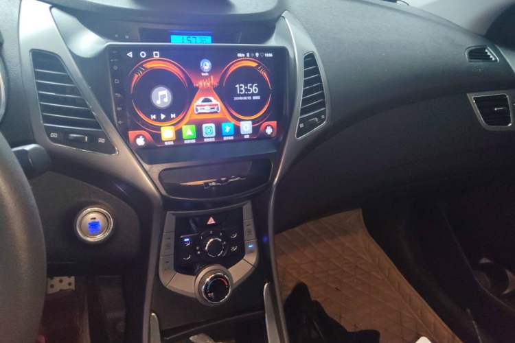 Used Hyundai Elantra (5th Generation / Langdong) 2013 1.6L Automatic Leading Model Audio And AC Panel