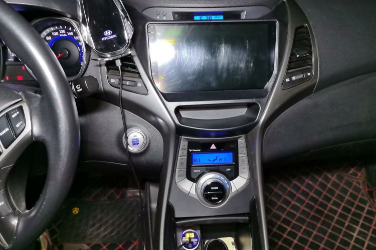 Used Hyundai Elantra (5th Generation / Langdong) 2013 1.6L Automatic Luxury Model Audio And AC Panel