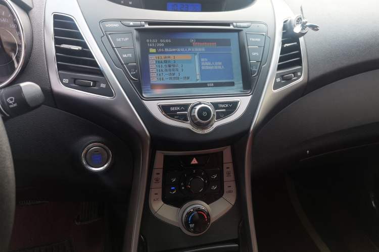 Used Hyundai Elantra (5th Generation / Langdong) 2013 1.6L Automatic Leading Model Audio And AC Panel