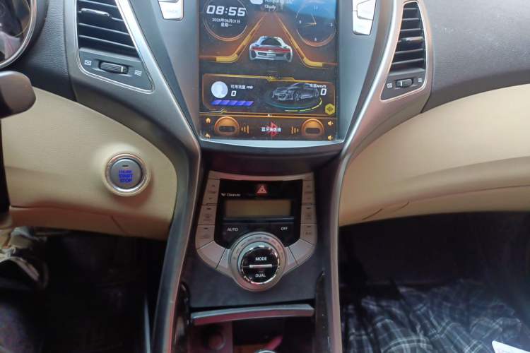 Used Hyundai Elantra (5th Generation / Langdong) 2013 1.6L Automatic Luxury Model Audio And AC Panel
