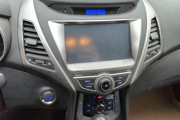 Used Hyundai Elantra (5th Generation / Langdong) 2013 1.6L Automatic Leading Model Audio And AC Panel