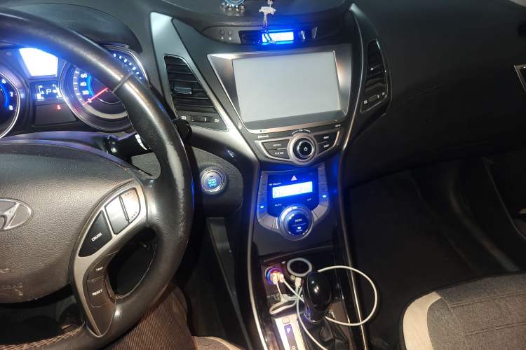 Used Hyundai Elantra (5th Generation / Langdong) 2013 1.6L Automatic Luxury Model Audio And AC Panel
