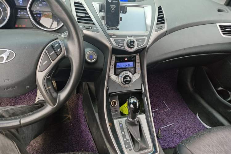 Used Hyundai Elantra (5th Generation / Langdong) 2013 1.6L Automatic Luxury Model Audio And AC Panel