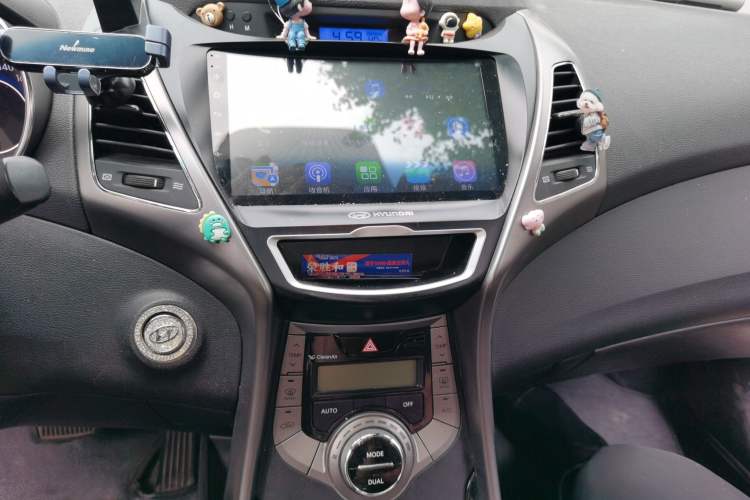 Used Hyundai Elantra (5th Generation / Langdong) 2013 1.6L Automatic Leading Model Audio And AC Panel