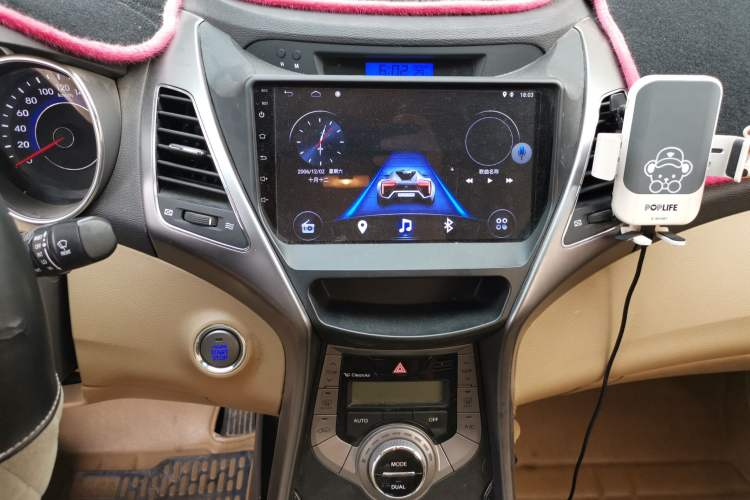 Used Hyundai Elantra (5th Generation / Langdong) 2013 1.6L Automatic Luxury Model Audio And AC Panel