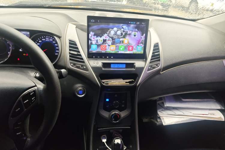 Used Hyundai Elantra (5th Generation / Langdong) 2013 1.6L Automatic Leading Model Audio And AC Panel