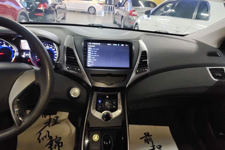 Used Hyundai Elantra (5th Generation / Langdong) 2013 1.6L Automatic Leading Model Audio And AC Panel