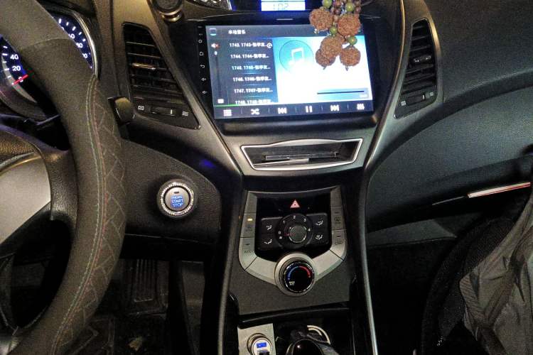Used Hyundai Elantra (5th Generation / Langdong) 2013 1.6L Automatic Leading Model Audio And AC Panel