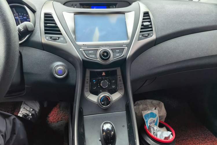 Used Hyundai Elantra (5th Generation / Langdong) 2013 1.6L Automatic Leading Model Audio And AC Panel