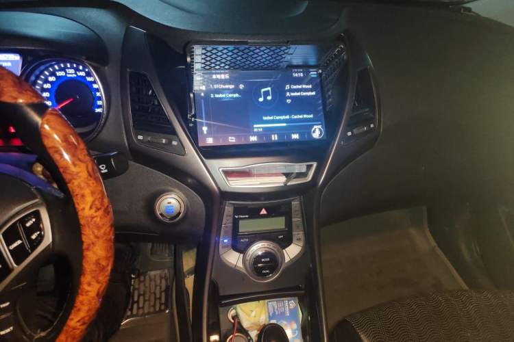 Used Hyundai Elantra (5th Generation / Langdong) 2013 1.6L Automatic Luxury Model Audio And AC Panel