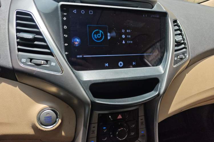 Used Hyundai Elantra (5th Generation / Langdong) 2013 1.6L Automatic Leading Model Audio And AC Panel
