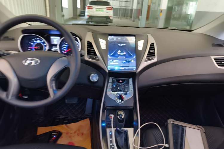Used Hyundai Elantra (5th Generation / Langdong) 2013 1.6L Automatic Leading Model Audio And AC Panel