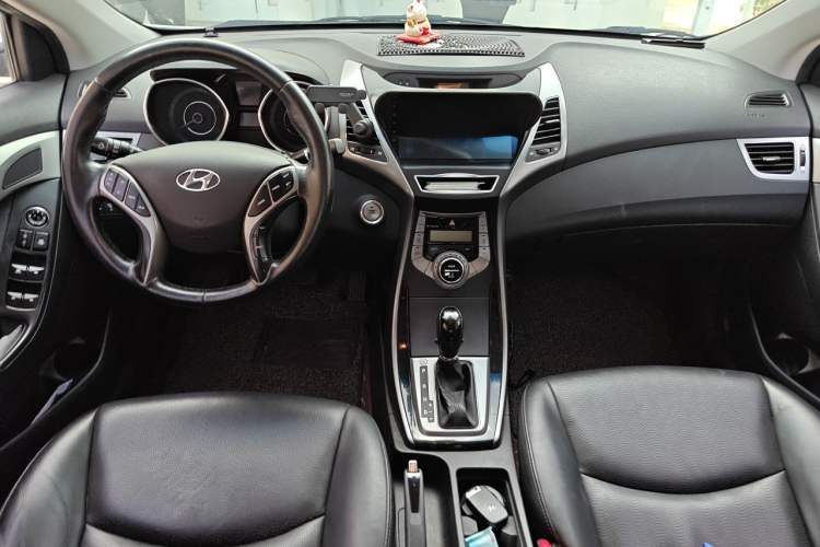 Used Hyundai Elantra (5th Generation / Langdong) 2013 1.6L Automatic Luxury Model Center Console