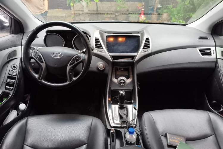 Used Hyundai Elantra (5th Generation / Langdong) 2013 1.6L Automatic Luxury Model Center Console