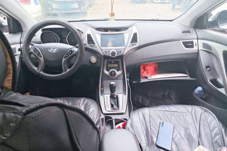 Used Hyundai Elantra (5th Generation / Langdong) 2013 1.6L Automatic Luxury Model Center Console
