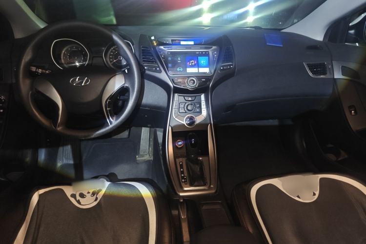 Used Hyundai Elantra (5th Generation / Langdong) 2013 1.6L Automatic Leading Model Center Console