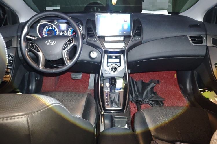 Used Hyundai Elantra (5th Generation / Langdong) 2013 1.6L Automatic Luxury Model Center Console