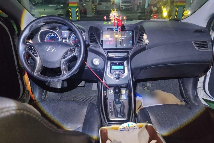 Used Hyundai Elantra (5th Generation / Langdong) 2013 1.6L Automatic Luxury Model Center Console