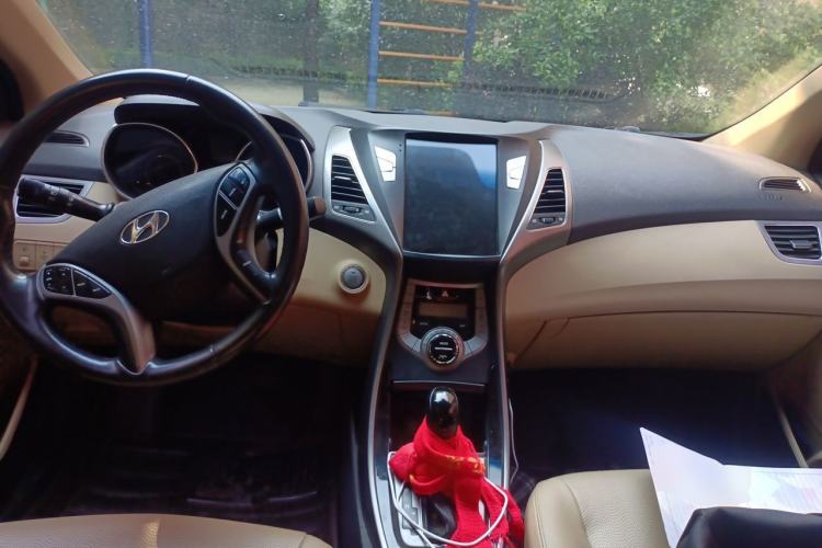 Used Hyundai Elantra (5th Generation / Langdong) 2013 1.6L Automatic Luxury Model Center Console