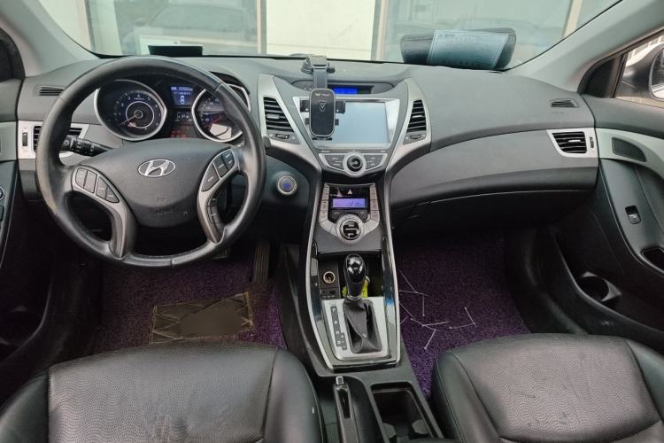 Used Hyundai Elantra (5th Generation / Langdong) 2013 1.6L Automatic Luxury Model Center Console