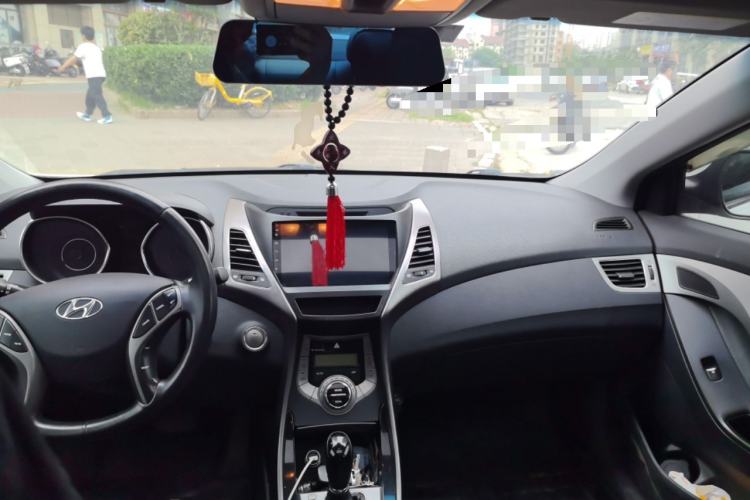 Used Hyundai Elantra (5th Generation / Langdong) 2013 1.6L Automatic Luxury Model Center Console