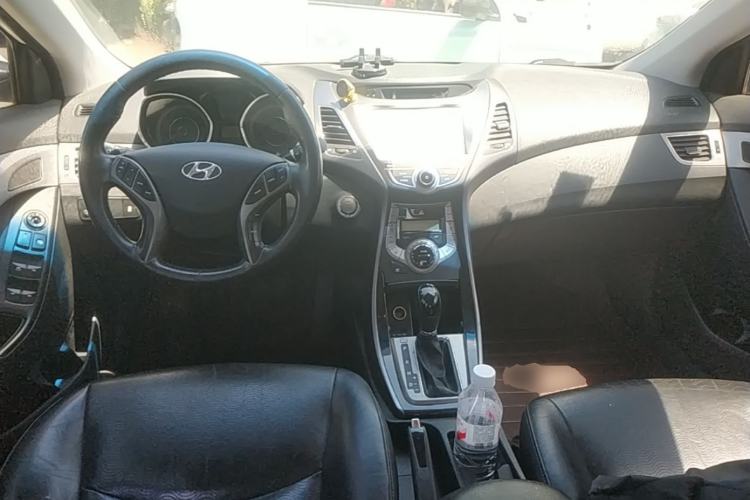 Used Hyundai Elantra (5th Generation / Langdong) 2013 1.6L Automatic Luxury Model Center Console