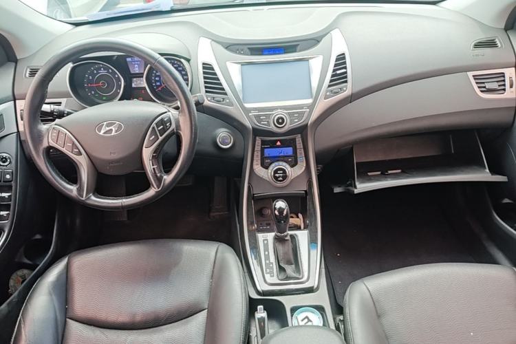 Used Hyundai Elantra (5th Generation / Langdong) 2013 1.6L Automatic Luxury Model Center Console