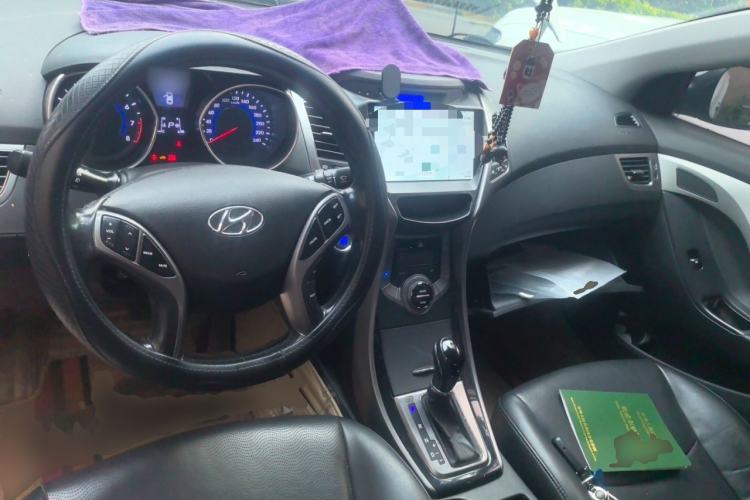 Used Hyundai Elantra (5th Generation / Langdong) 2013 1.6L Automatic Luxury Model Center Console