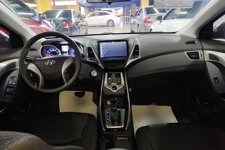 Used Hyundai Elantra (5th Generation / Langdong) 2013 1.6L Automatic Leading Model Center Console