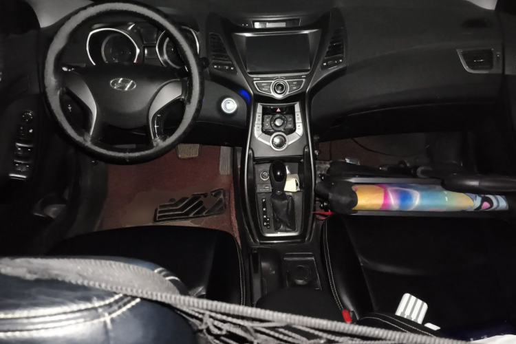 Used Hyundai Elantra (5th Generation / Langdong) 2013 1.6L Automatic Leading Model Center Console