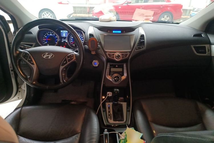 Used Hyundai Elantra (5th Generation / Langdong) 2013 1.6L Automatic Luxury Model Center Console